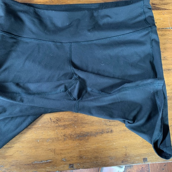 Active by old navy athletic shorts size large - Picture 3 of 9
